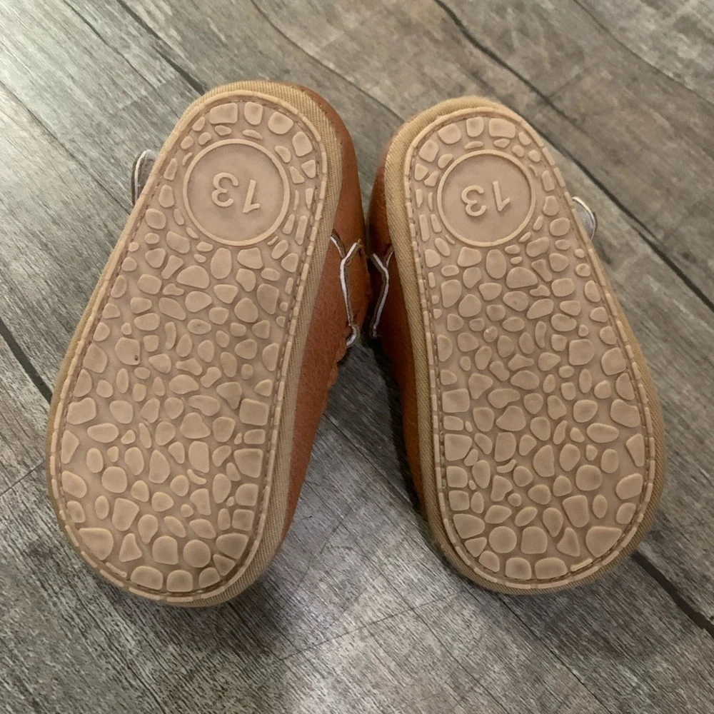 NWOT Baby Girl Non Slip‎ Soft Sole Crib Shoes